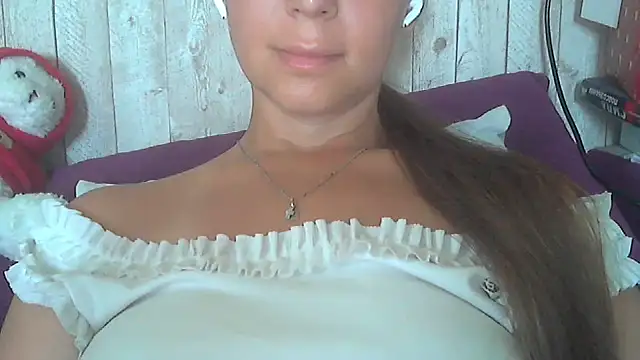 Bella--White online show from June 2026 05:43:02 AM