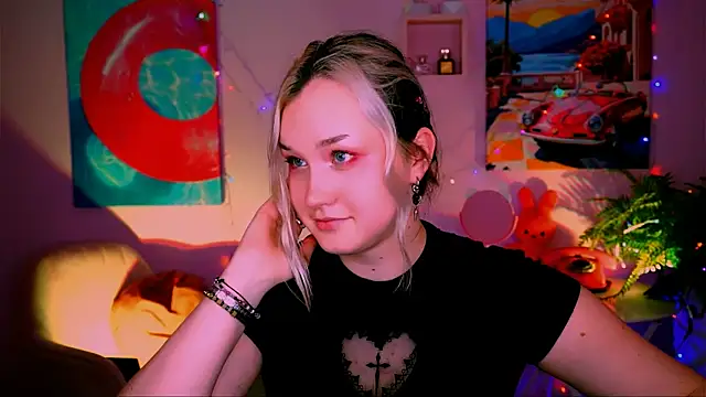 ViolettWoods online show from May 2026 08:31:02 AM