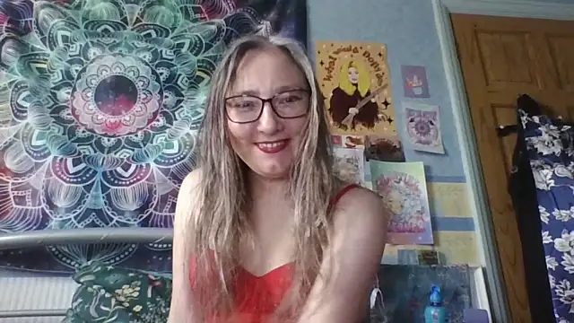 Izzylove47 online show from June 2026 11:12:01 AM