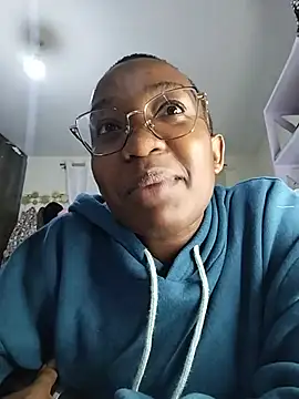 Snapshot of Miss-Temptasion chatting on May 2026 04:24:02 PM Miss-Temptasion online show from May 2026 04:24:02 PM