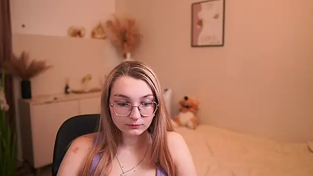 Sophielux18 online show from May 2026 01:17:02 PM