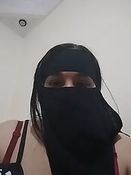 Snapshot of Laty_123 chatting on May 2026 12:40:01 AM Laty 123 online show from May 2026 12:40:01 AM