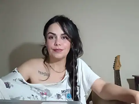 Snapshot of Aura_Catherine chatting on June 2026 07:43:02 AM Aura Catherine online show from June 2026 07:43:02 AM