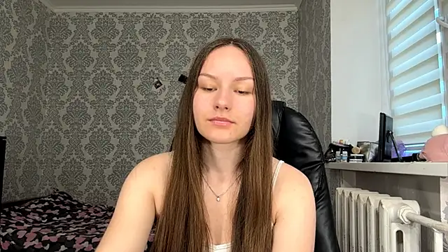 Snapshot of ShaylaChong chatting on June 2026 04:04:02 AM ShaylaChong online show from June 2026 04:04:02 AM