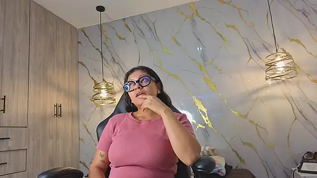Snapshot of MarianaSecretx chatting on May 2026 12:22:02 PM MarianaSecretx online show from May 2026 12:22:02 PM