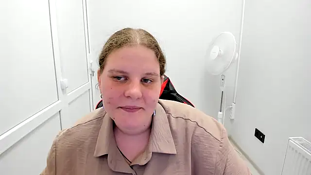 Snapshot of Bella_shyy_ chatting on July 2026 01:37:02 PM Bella shyy online show from July 2026 01:37:02 PM