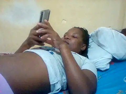 Snapshot of Camilla-Sweets chatting on June 2026 06:42:01 PM Camilla-Sweets online show from June 2026 06:42:01 PM