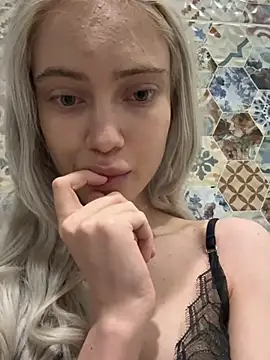 Snapshot of Freya_ice chatting on June 2026 11:13:01 AM Freya ice online show from June 2026 11:13:01 AM