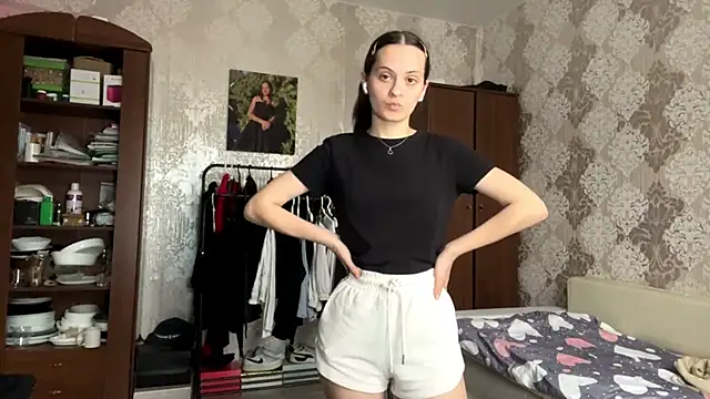 MarlynSiefkes online show from June 2026 02:33:01 PM