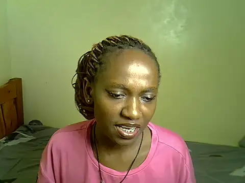 Snapshot of Pearl_petite chatting on July 2026 06:59:01 PM Pearl petite online show from July 2026 06:59:01 PM