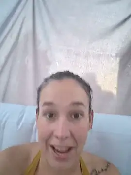 adelinegirly online show from August 2026 07:16:02 PM