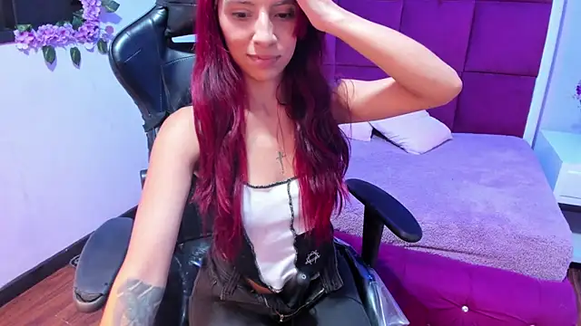 Snapshot of NinaaXXX_ chatting on June 2026 10:19:02 PM NinaaXXX online show from June 2026 10:19:02 PM