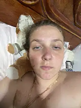 Snapshot of Loulou_fck chatting on July 2026 05:28:02 PM Loulou fck online show from July 2026 05:28:02 PM