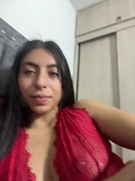 Snapshot of Velunett chatting on May 2026 06:21:01 AM Velunett online show from May 2026 06:21:01 AM