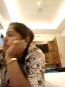 Snapshot of Miss_kirtii chatting on May 2026 07:47:02 AM Miss kirtii online show from May 2026 07:47:02 AM