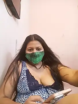 Snapshot of Miss_kirtii chatting on June 2026 08:12:02 AM Miss kirtii online show from June 2026 08:12:02 AM