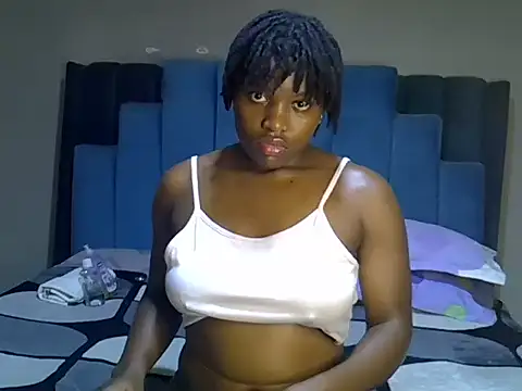 Snapshot of melanin_moon chatting on June 2026 10:07:01 AM melanin moon online show from June 2026 10:07:01 AM