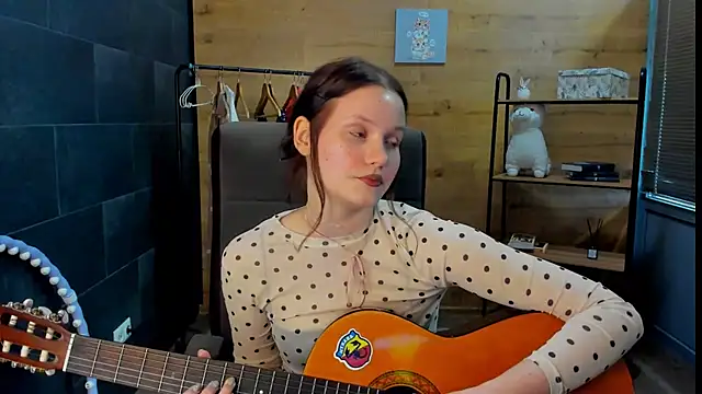AnneePoole online show from May 2026 02:12:01 PM