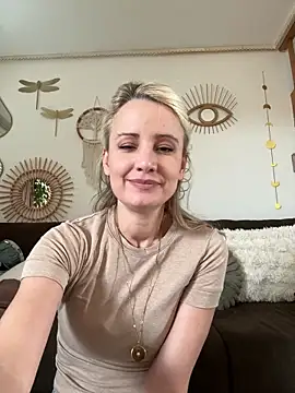 Snapshot of Lilygreen1 chatting on May 2026 09:15:01 AM Lilygreen1 online show from May 2026 09:15:01 AM