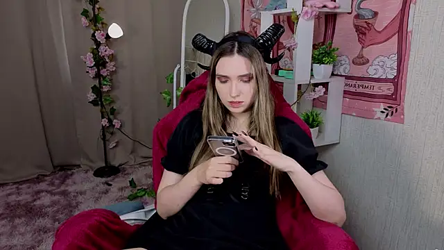 Snapshot of NocturneHuntress chatting on June 2026 07:27:02 AM NocturneHuntress online show from June 2026 07:27:02 AM