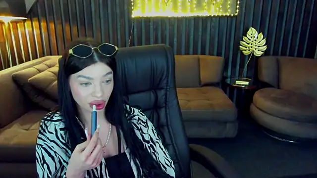 Snapshot of Mia__Mia_ chatting on May 2026 12:11:02 PM Mia Mia online show from May 2026 12:11:02 PM
