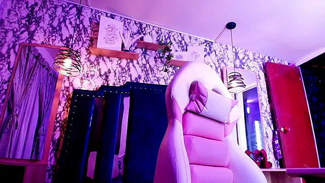 Queen Nyxx online show from June 2026 02:05:01 AM