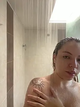 Natashabennett online show from May 2026 06:25:01 PM