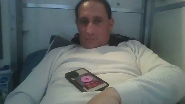 Snapshot of brazybooty92 chatting on June 2026 01:33:01 PM brazybooty92 online show from June 2026 01:33:01 PM