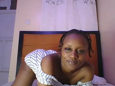Snapshot of Ellaa_doll chatting on June 2026 10:32:01 PM Ellaa doll online show from June 2026 10:32:01 PM