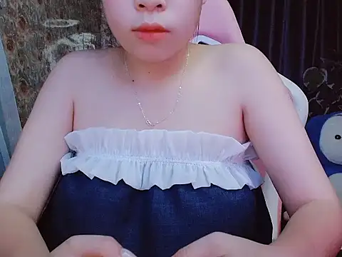 Snapshot of Julie_Ulie chatting on June 2026 02:55:01 PM Julie Ulie online show from June 2026 02:55:01 PM