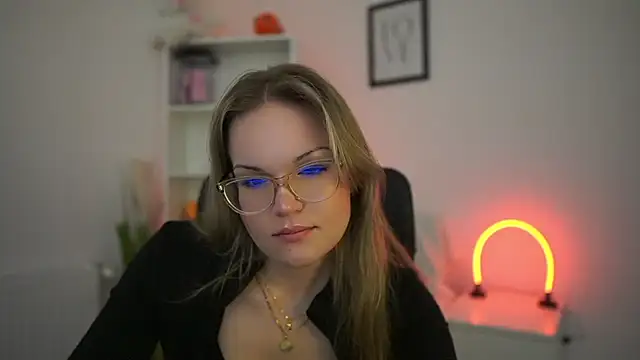 NinaViety online show from May 2026 07:59:02 AM