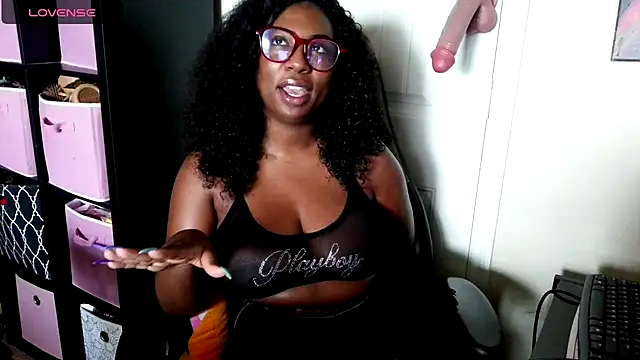 Snapshot of CyndyLouWho chatting on June 2026 05:55:02 PM CyndyLouWho online show from June 2026 05:55:02 PM