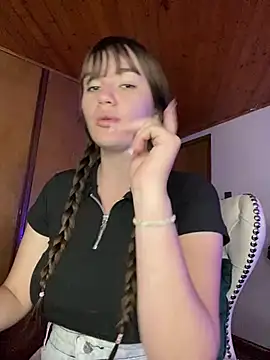 Snapshot of Angela_pink18 chatting on June 2026 10:53:02 PM Angela pink18 online show from June 2026 10:53:02 PM
