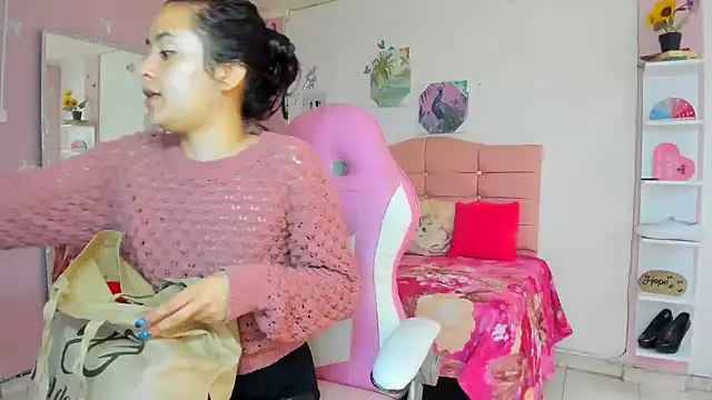 ivyyemerald  online show from July 2026 01:50:01 PM