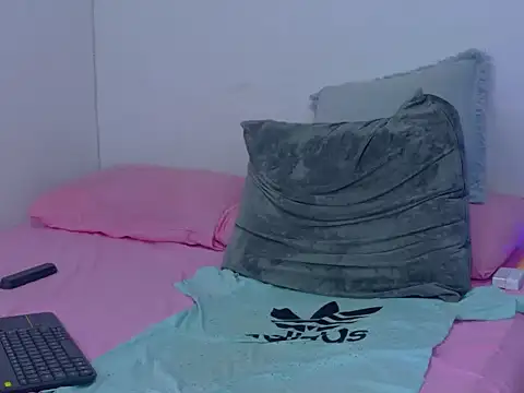 skoook gray  online show from June 2026 12:22:01 PM