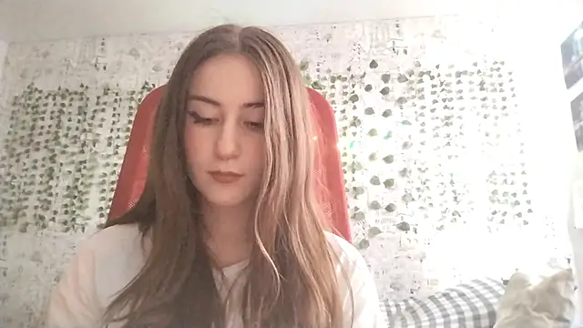 Snapshot of Pollykiss chatting on June 2026 01:17:02 PM Pollykiss online show from June 2026 01:17:02 PM