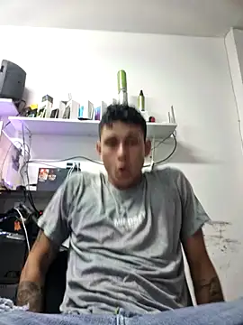 Snapshot of tom_latin chatting on June 2026 02:27:01 AM tom latin online show from June 2026 02:27:01 AM