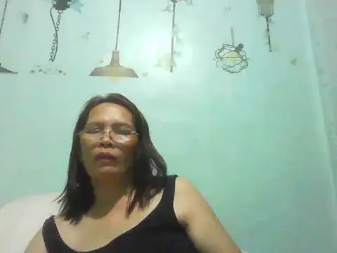 Snapshot of momshe2026 chatting on June 2026 01:22:01 PM momshe2026 online show from June 2026 01:22:01 PM