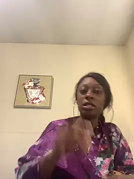 Snapshot of Prettylondond chatting on June 2026 04:22:01 PM Prettylondond online show from June 2026 04:22:01 PM