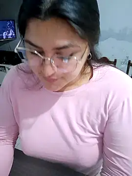 Snapshot of morena95_ chatting on June 2026 01:46:02 PM morena95 online show from June 2026 01:46:02 PM