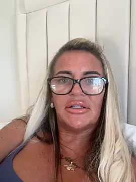 Snapshot of hotmilf66 chatting on June 2026 06:34:02 PM hotmilf66 online show from June 2026 06:34:02 PM