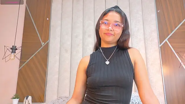 Dulce Holy online show from June 2026 04:50:01 AM