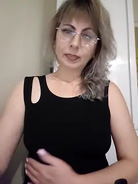 Kitty-MEOWW online show from June 2026 10:21:01 PM