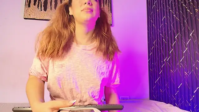 Niina  queen online show from June 2026 02:43:02 PM