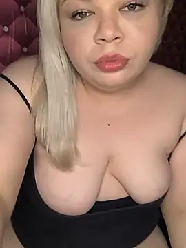 KiaraGoldd online show from May 2026 10:50:01 PM
