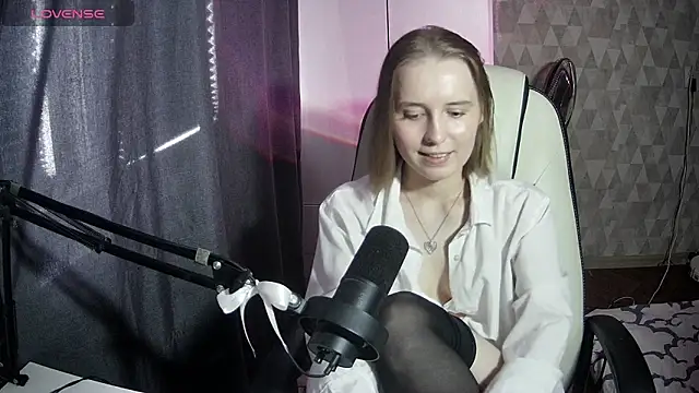 Snapshot of Mia_liss_ chatting on June 2026 10:36:02 AM Mia liss online show from June 2026 10:36:02 AM