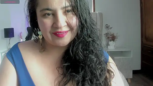JadeBellee online show from June 2026 06:12:01 PM