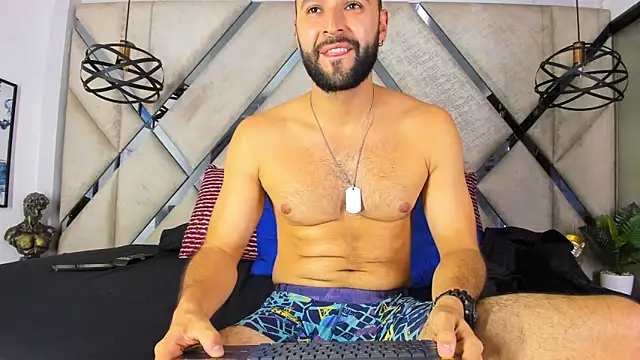 Mike333  online show from June 2026 09:37:01 PM