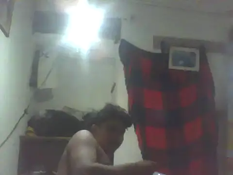 Snapshot of Tromg228 chatting on May 2026 05:53:01 PM Tromg228 online show from May 2026 05:53:01 PM