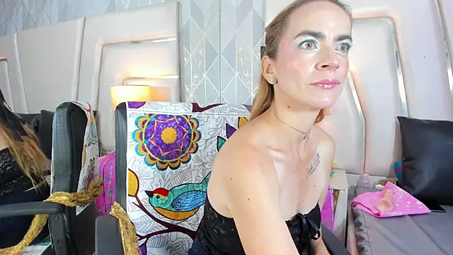 Snapshot of AnnePavlowa chatting on May 2026 12:34:01 PM AnnePavlowa online show from May 2026 12:34:01 PM